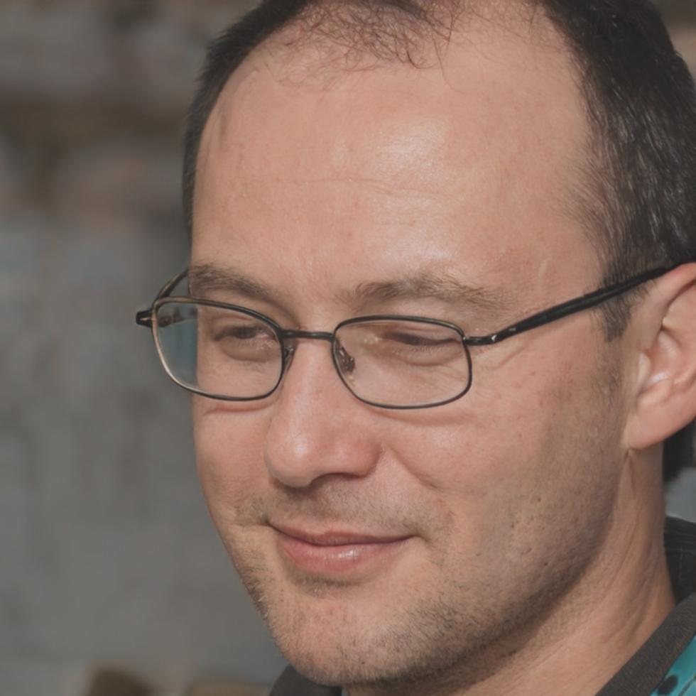 Portret Arkadiusza Ślęzaka, właściciela sklepu internetowego